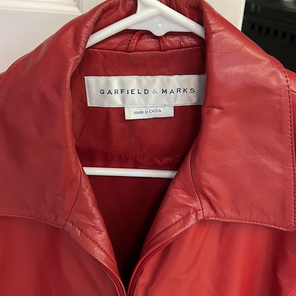 Garfield and Marks Red Leather Jacket - Picture 4 of 7